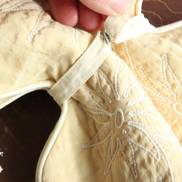 Vintage 1950s Hot Water Bottle Cover, Yellow with White Floral Embroidery - Picture 6 of 9